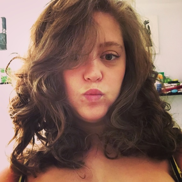 Meet your Posher, Nancy - Picture 3 of 4